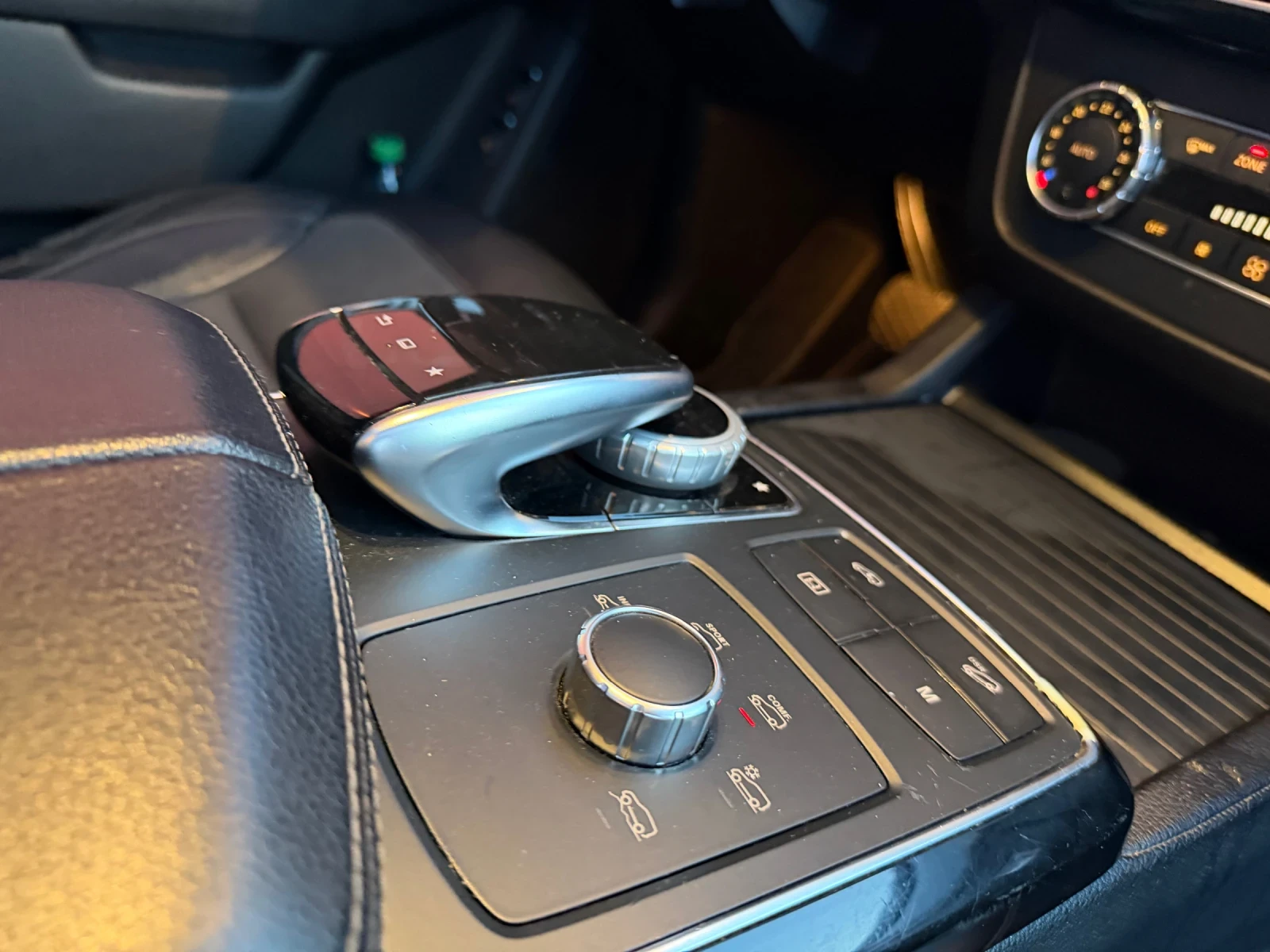 Mercedes-Benz GLE 350 БАРТЕР* AMG* 9G* УНИКАТ* , снимка 11 - Автомобили и джипове - 54727922