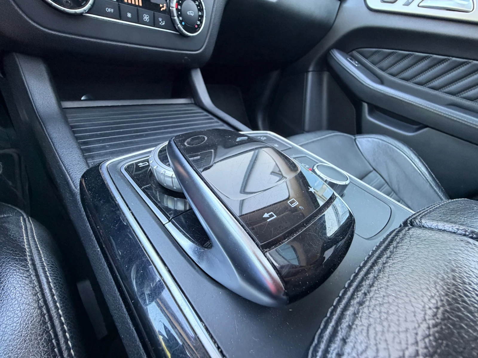 Mercedes-Benz GLE 350 AMG* COUPE* 9G* ПАНОРАМА, снимка 15 - Автомобили и джипове - 54727922
