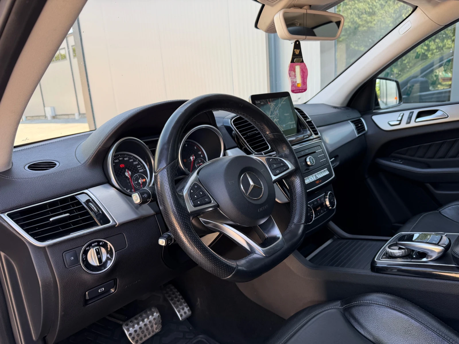 Mercedes-Benz GLE 350 AMG* COUPE* 9G* ПАНОРАМА, снимка 10 - Автомобили и джипове - 54727922