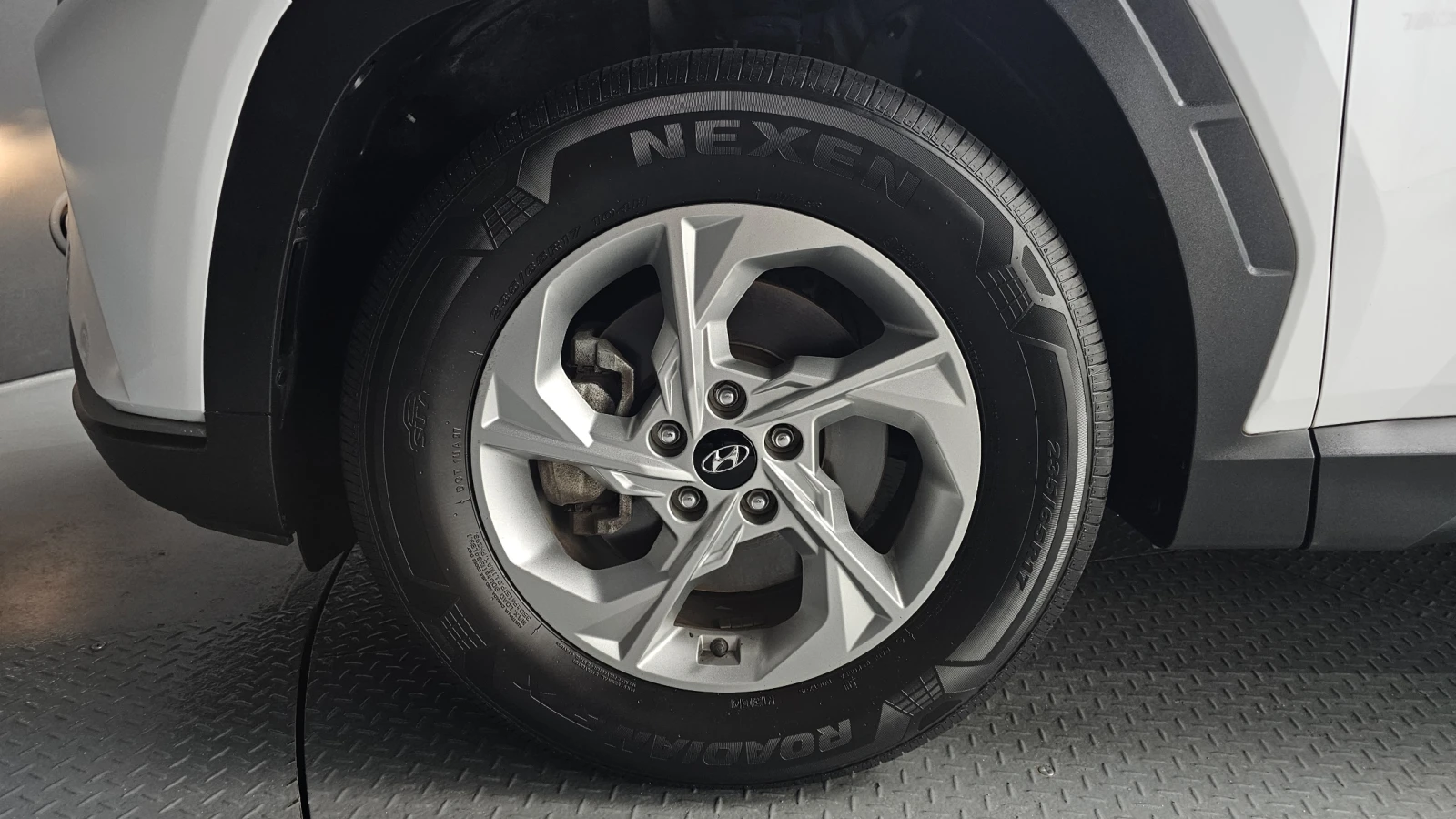 Hyundai Tucson Gasoline 1.6 Turbo 2WD Modern, снимка 8 - Автомобили и джипове - 55720440