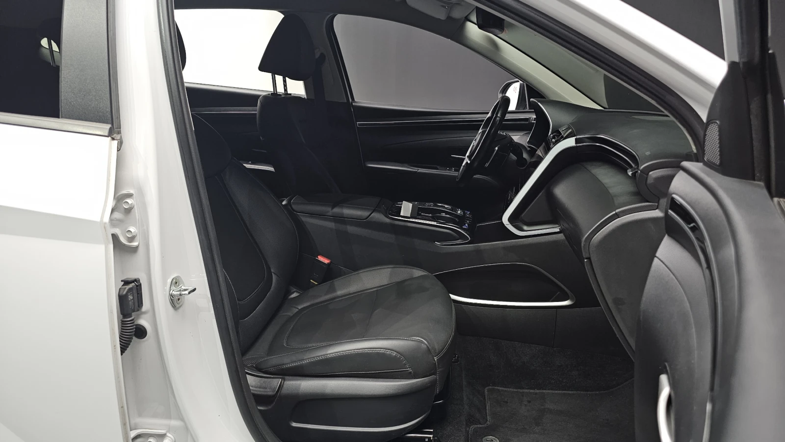 Hyundai Tucson Gasoline 1.6 Turbo 2WD Modern, снимка 14 - Автомобили и джипове - 55720440