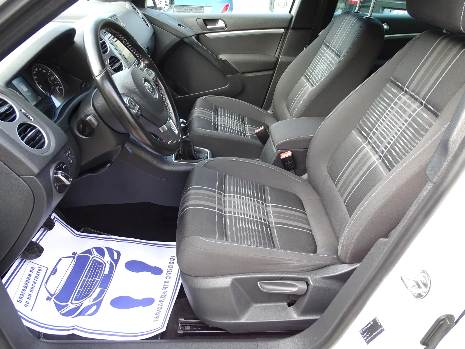 VW Tiguan 2.0TDI 150 Коня_EURO 6_* , снимка 9 - Автомобили и джипове - 55839138