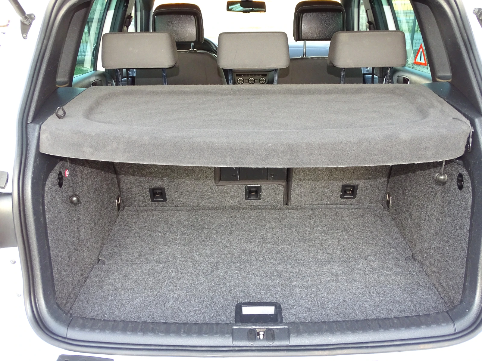 VW Tiguan 2.0TDI 150 Коня_EURO 6_* , снимка 16 - Автомобили и джипове - 55839138