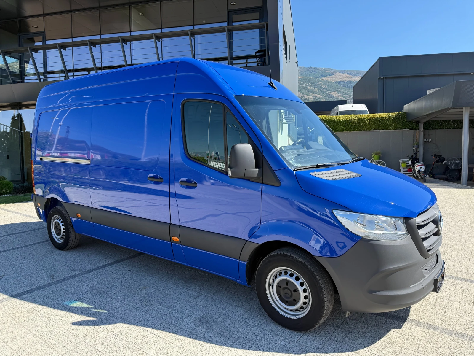 Mercedes-Benz Sprinter 311CDI Клима L2H2 Euro 6c  - изображение 2