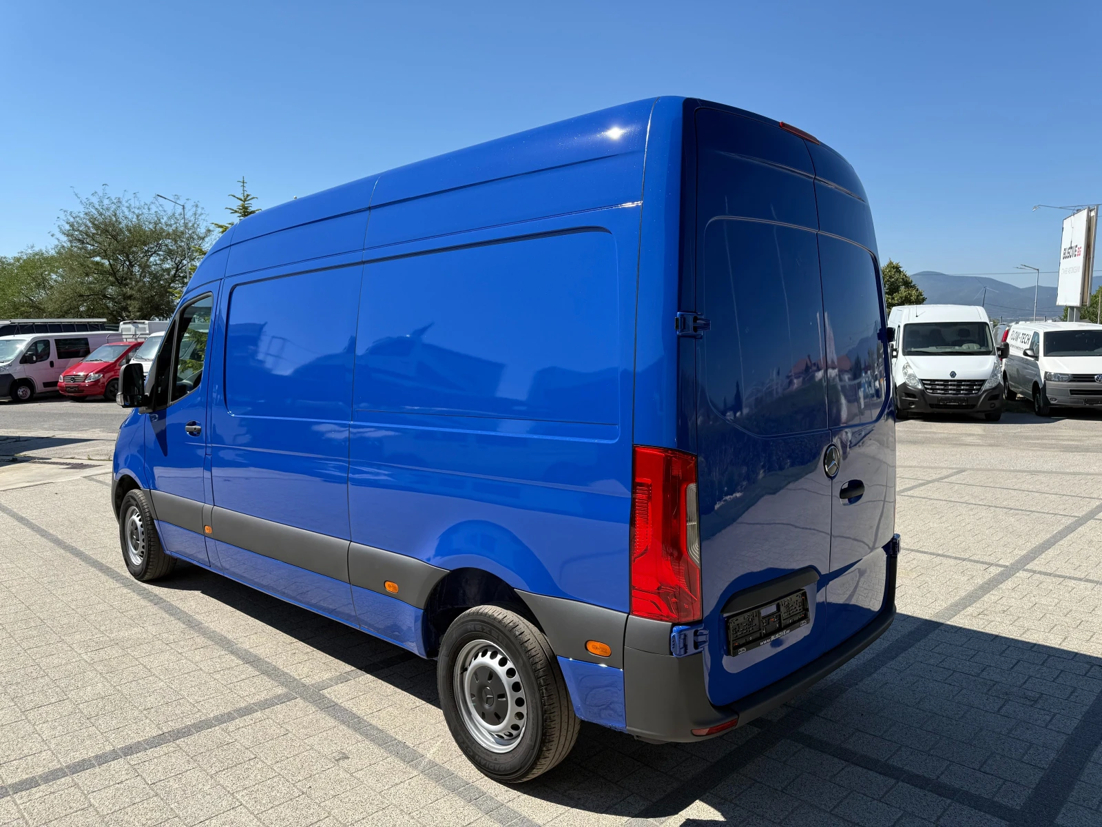 Mercedes-Benz Sprinter 311CDI Клима L2H2 Euro 6c  - изображение 4