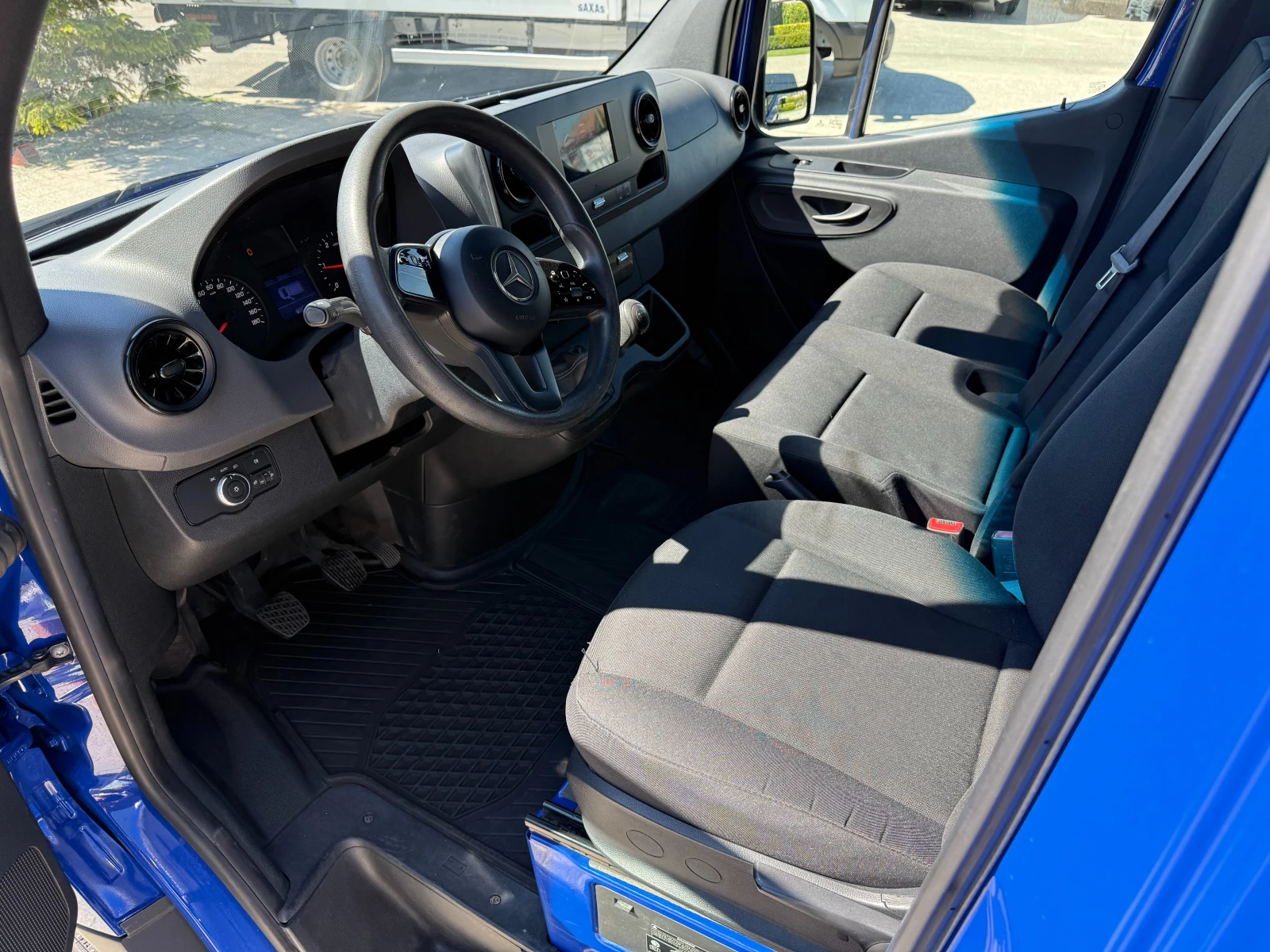 Mercedes-Benz Sprinter 311CDI Клима L2H2 Euro 6c  - изображение 9