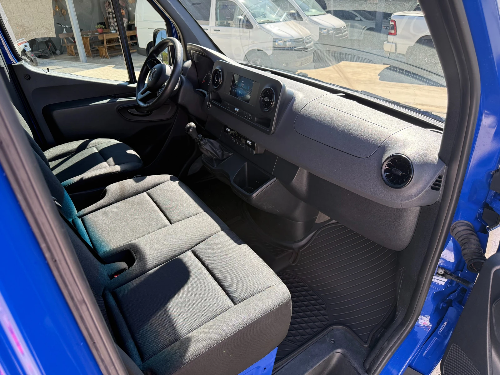 Mercedes-Benz Sprinter 311CDI Клима L2H2 Euro 6c  - изображение 7