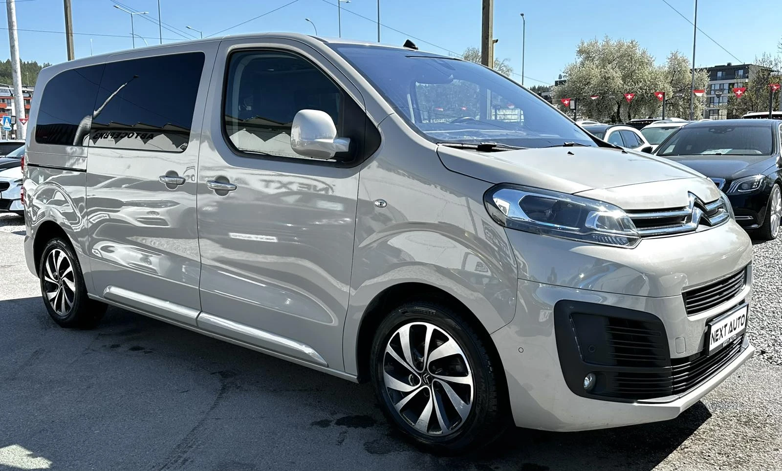 Citroen Jumpy 2.0D 177HP 7+ 1 HUD MASSAGE CARPLAY BLINDSPOT EU6D, снимка 3 - Бусове и автобуси - 54627631