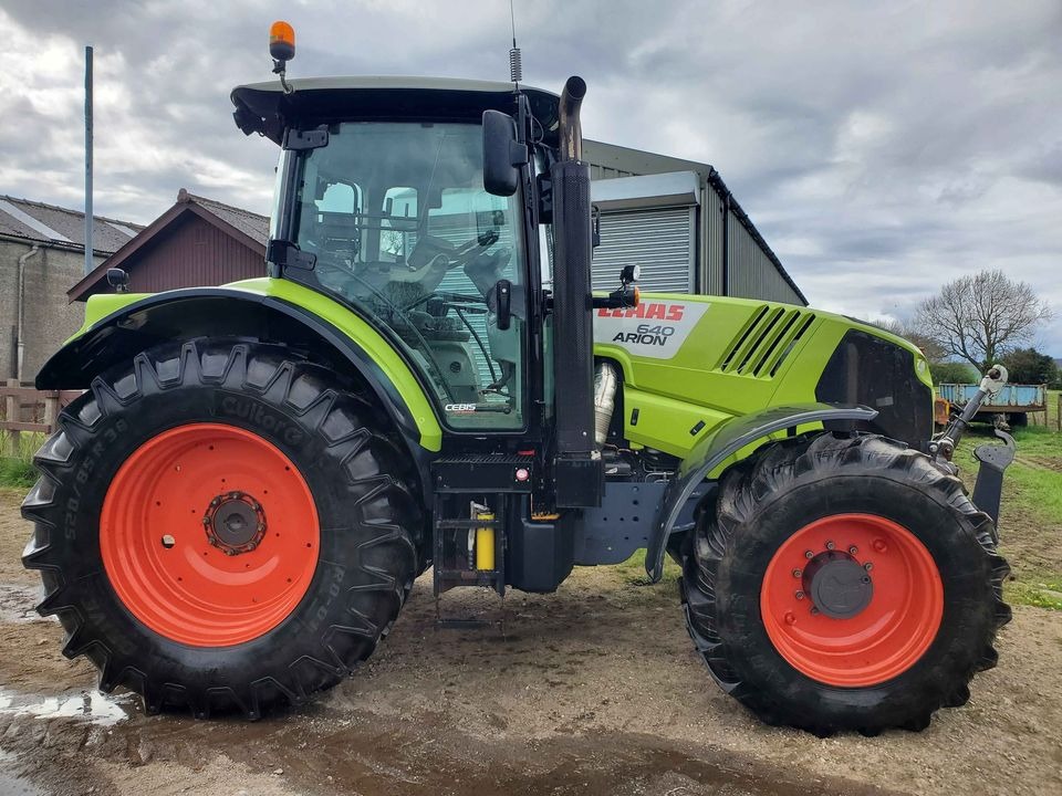 Трактор Claas Arion 640 - изображение 6