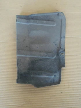 Кора странична дясна под мотор Тойота Рав4 2.2дкат (8)