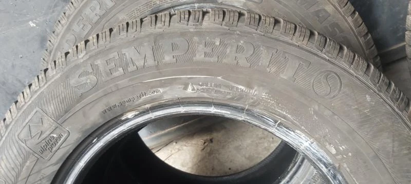 Гуми Зимни 215/70R16, снимка 5 - Гуми и джанти - 35134568