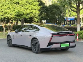 Xpeng P7 2025* 702 КМ* LONG RANGE* PANO* 360* HUD* МАСАЖ* F | Auto.bg — изображение 4