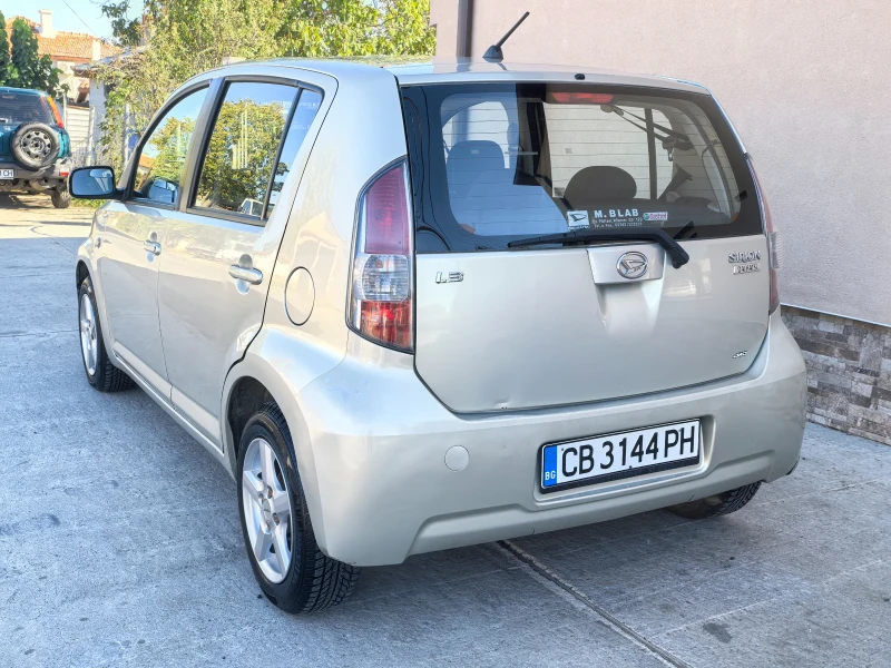 Daihatsu Sirion 1.3 Бензин 4x4 , снимка 6 - Автомобили и джипове - 47740823