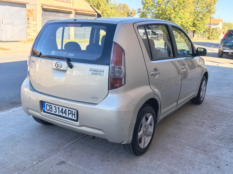 Daihatsu Sirion 1.3 Бензин 4x4 , снимка 4 - Автомобили и джипове - 47740823