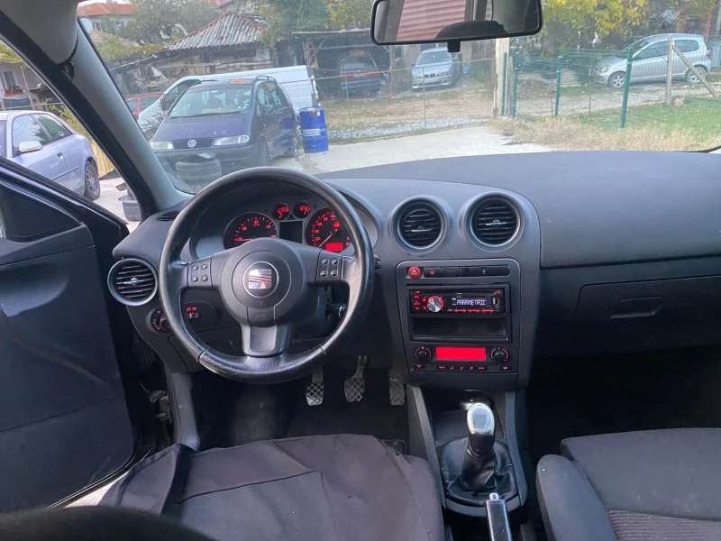 Seat Ibiza, снимка 6 - Автомобили и джипове - 52590076
