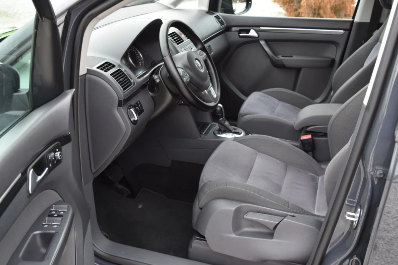VW Touran 1.4TSI* 150 kc* Euro5B* Автоматик, снимка 8 - Автомобили и джипове - 53085419