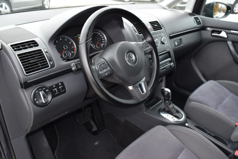 VW Touran 1.4TSI* 150 kc* Euro5B* Автоматик, снимка 9 - Автомобили и джипове - 53085419