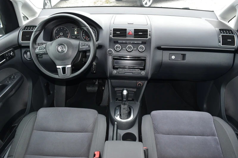 VW Touran 1.4TSI* 150 kc* Euro5B* Автоматик, снимка 11 - Автомобили и джипове - 53085419