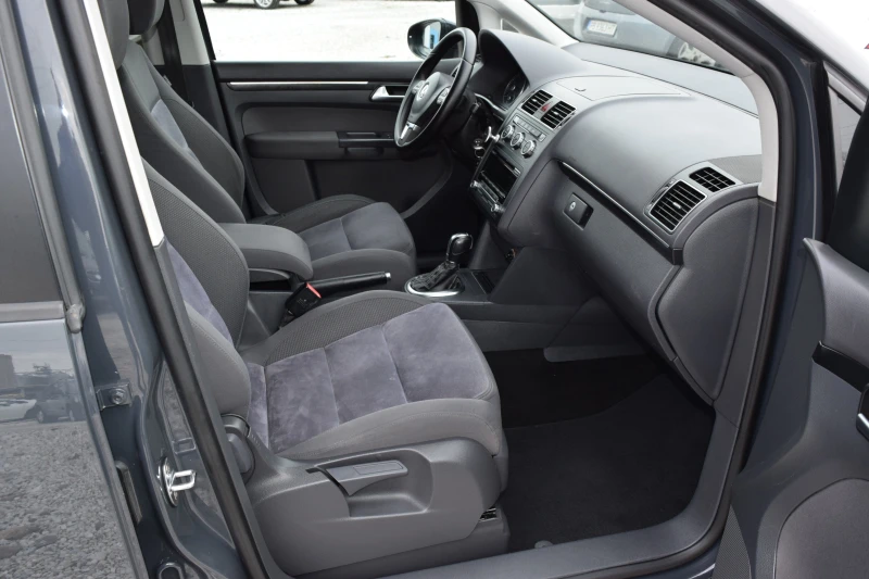 VW Touran 1.4TSI* 150 kc* Euro5B* Автоматик, снимка 10 - Автомобили и джипове - 53085419