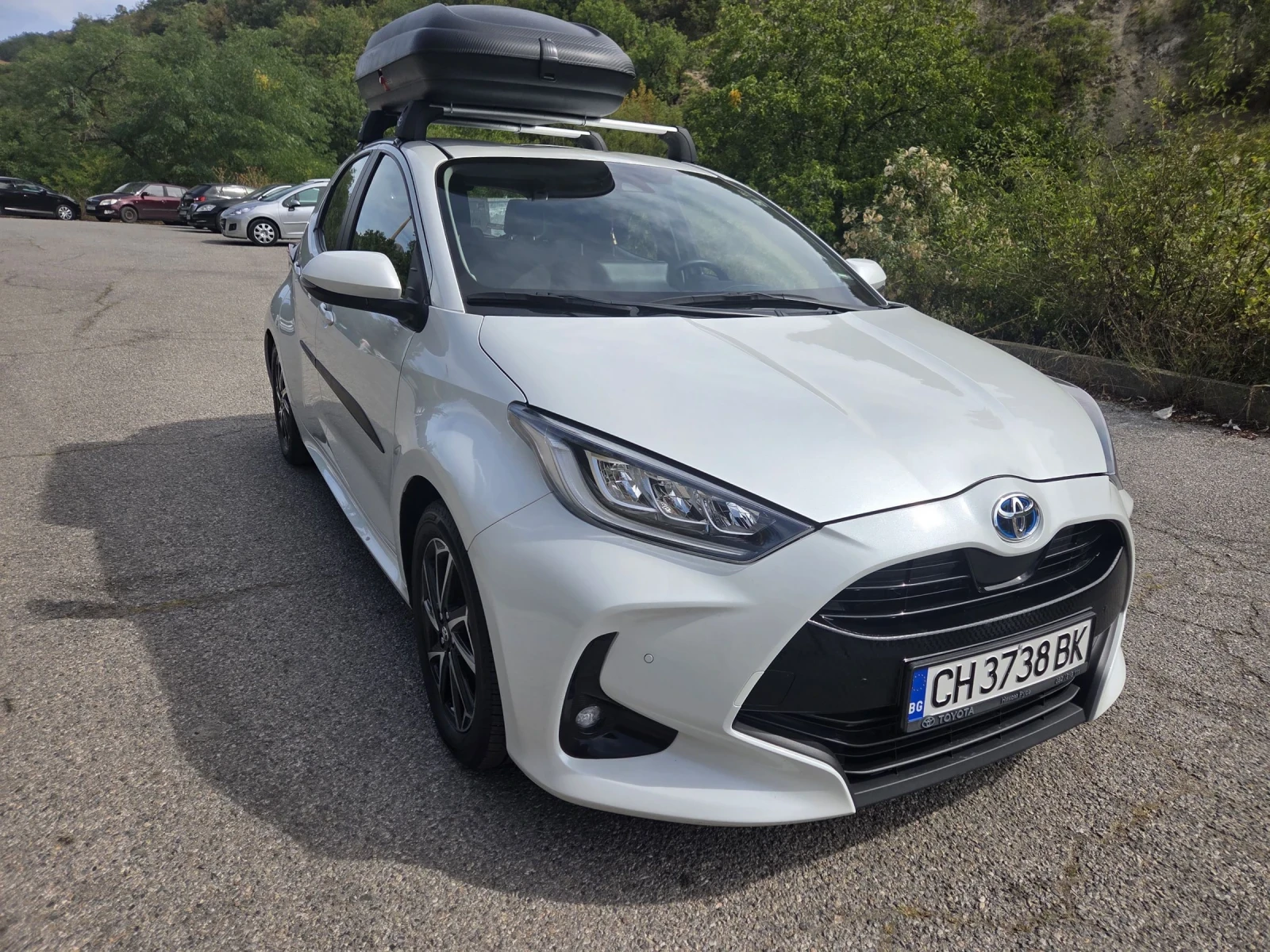 Toyota Yaris 1.5 e-CVT Hybrid CHIC EXTRA MY22 - изображение 4