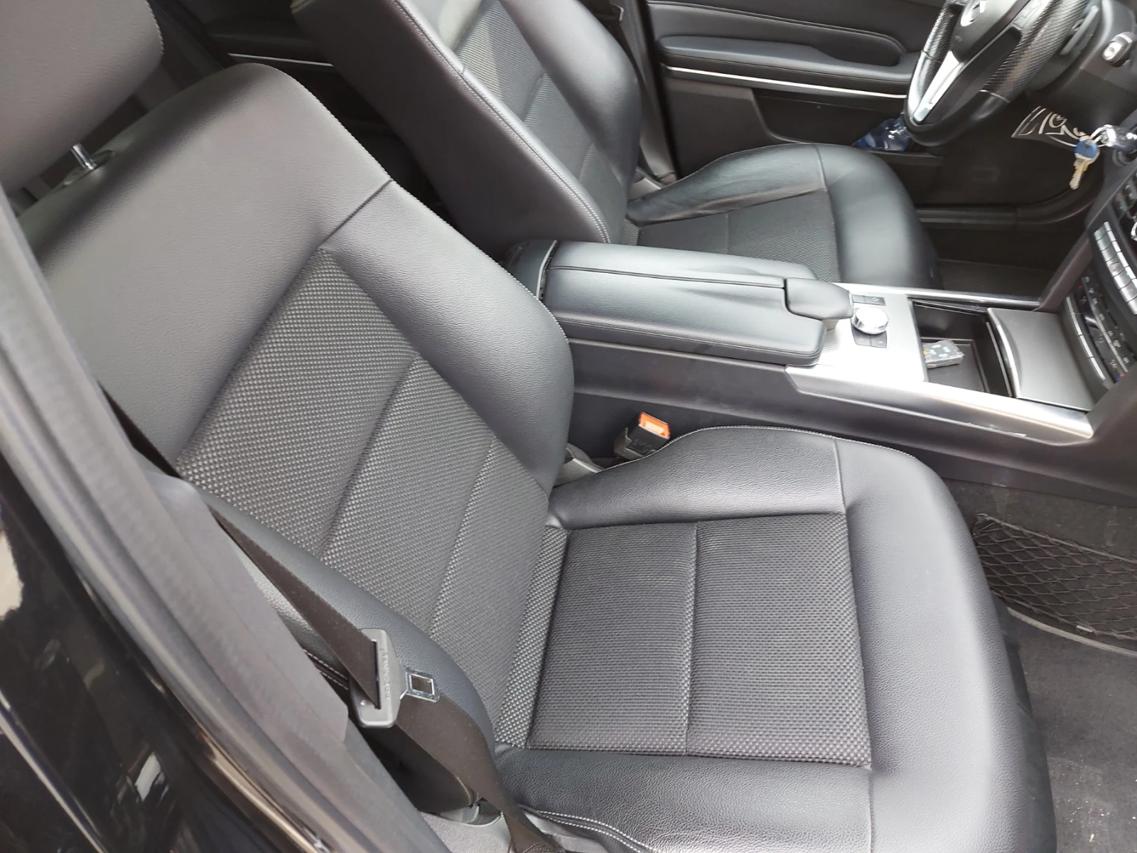 Mercedes-Benz E 220 d BlueTEC 9G-TRONIC, снимка 13 - Автомобили и джипове - 54908331