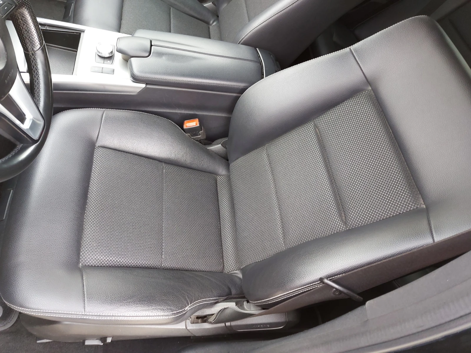 Mercedes-Benz E 220 d BlueTEC 9G-TRONIC, снимка 12 - Автомобили и джипове - 54908331