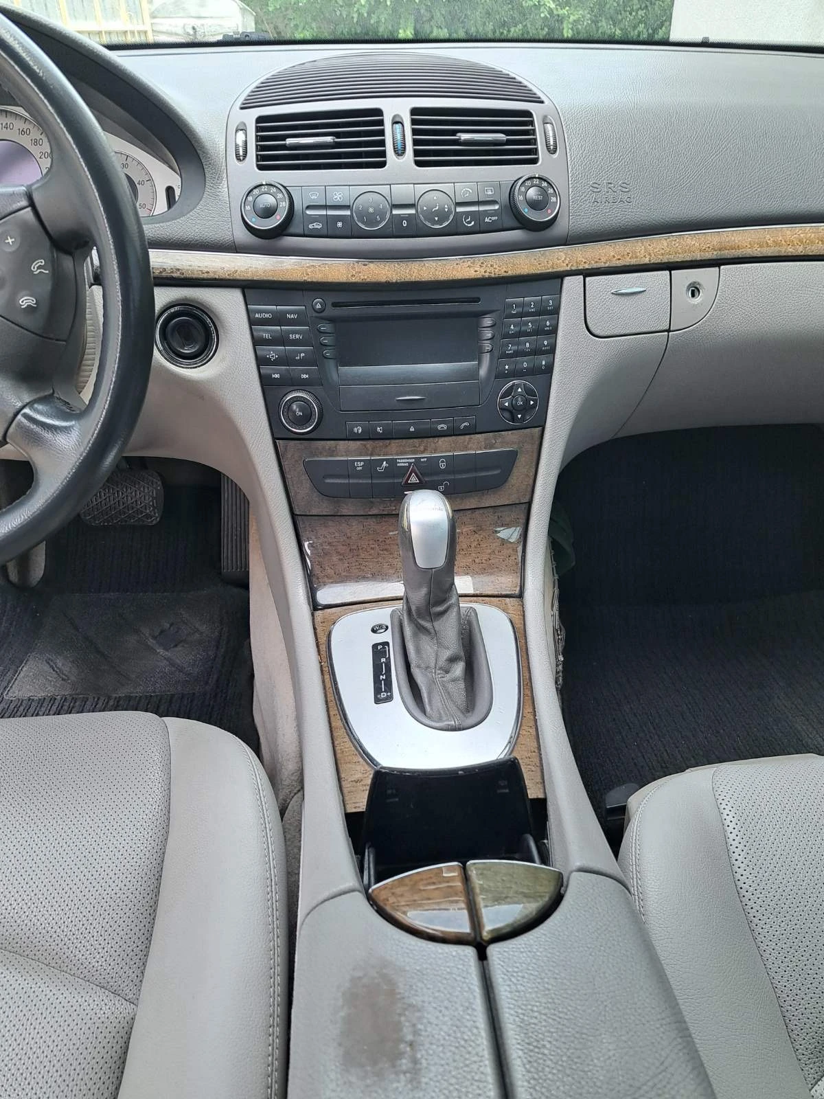 Mercedes-Benz E 270 Avantgarde, снимка 7 - Автомобили и джипове - 54989363