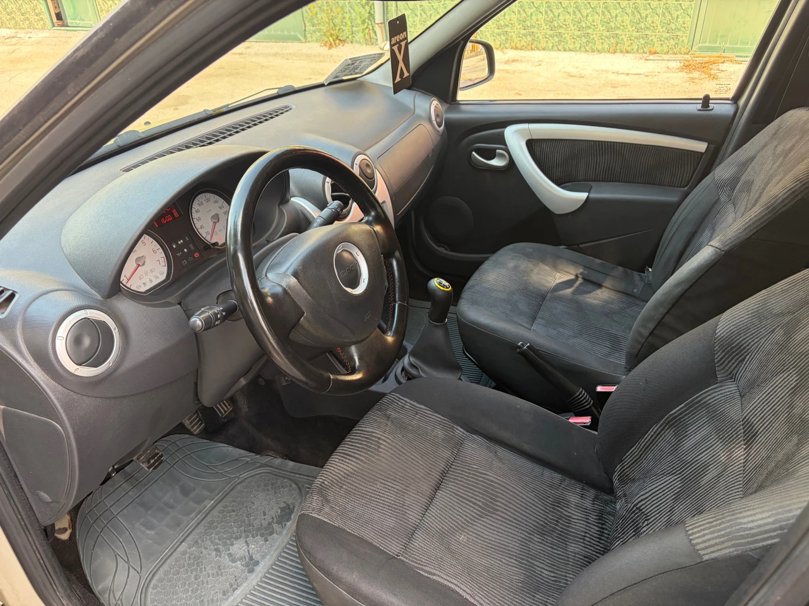 Dacia Logan 1.5 dci, снимка 5 - Автомобили и джипове - 55061429