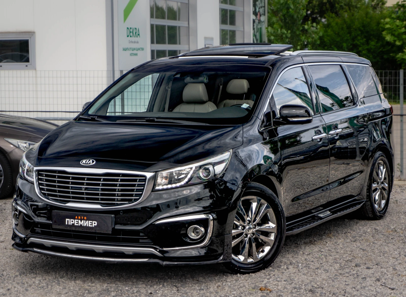 Kia Carnival 2.2CRDI-ПЕРФЕКТНА-6М.ГАР.РЕАЛНИ КМ.
