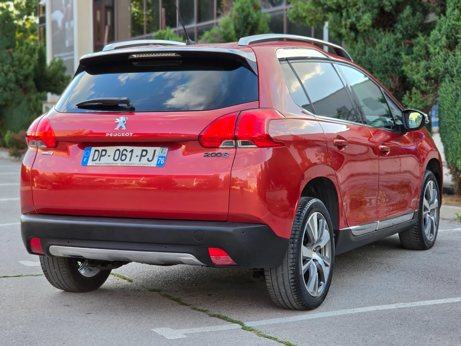 Peugeot 2008 1.6HDI 120hp * НАВИ * ЕВРО 6 * ЛИЗИНГ * , снимка 5 - Автомобили и джипове - 55236422