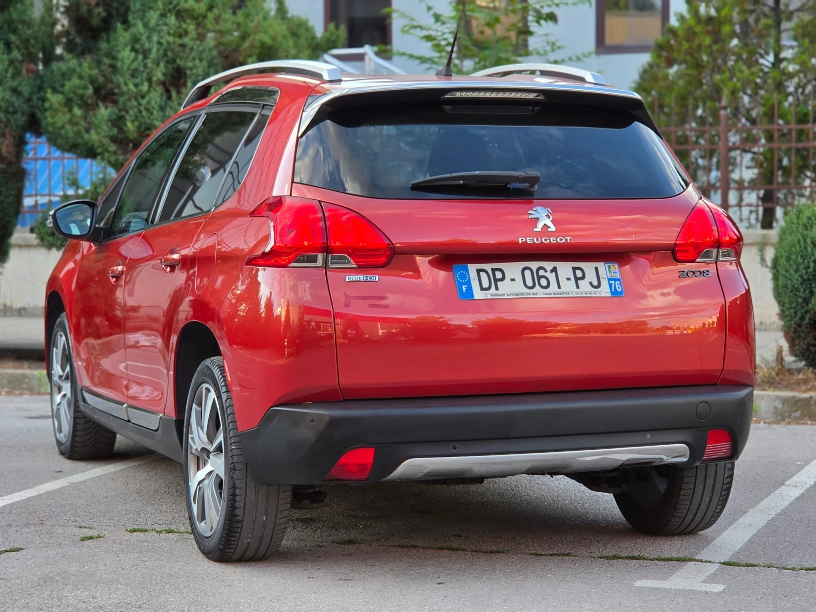 Peugeot 2008 1.6HDI 120hp * НАВИ * ЕВРО 6 * ЛИЗИНГ * , снимка 4 - Автомобили и джипове - 55236422