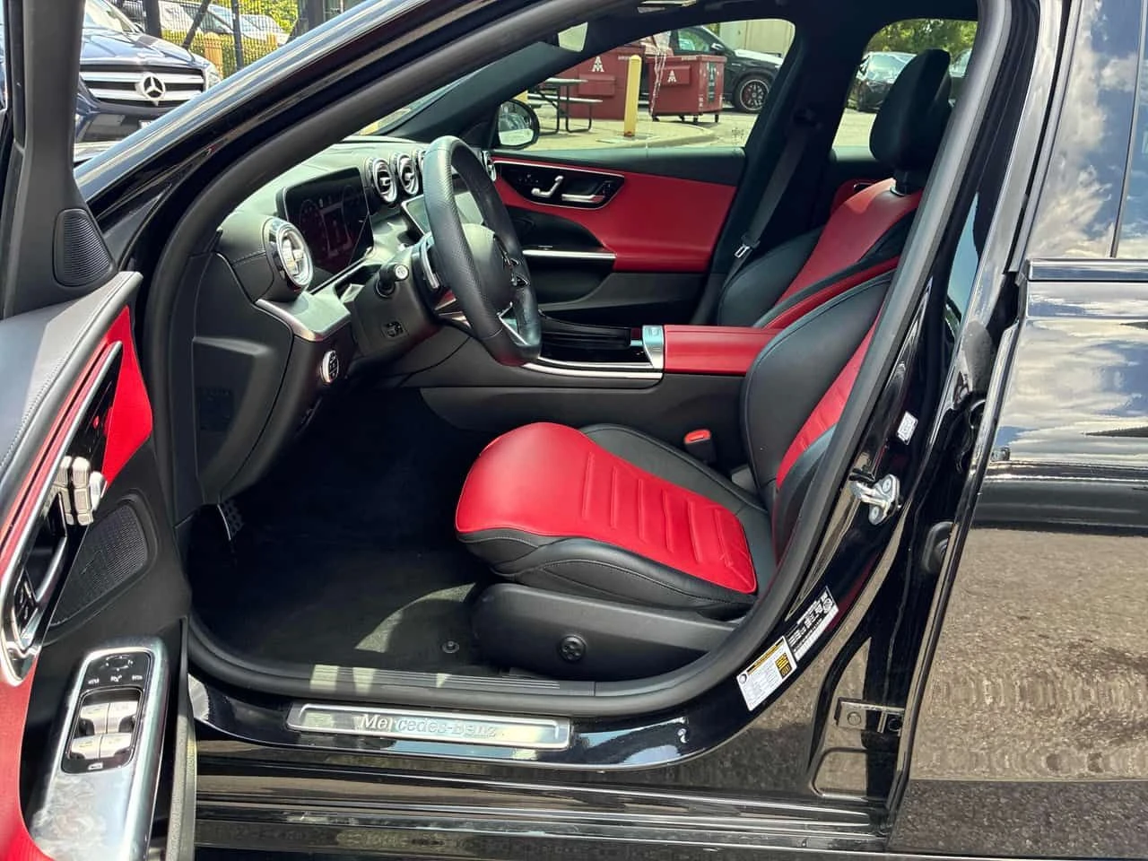 Mercedes-Benz C 300 * CARFAX * БЕЗ ПЪРВОНАЧАЛНА ВНОСКА, снимка 7 - Автомобили и джипове - 55310939
