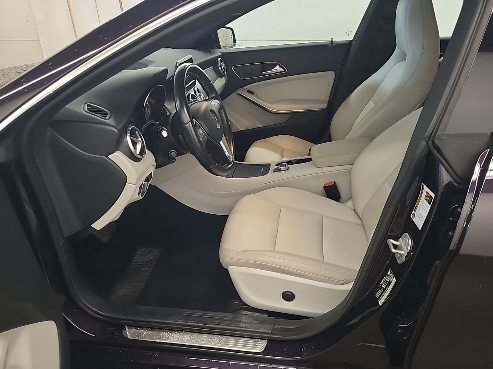 Mercedes-Benz CLA 250 4MATIC * AMG * ПОДГРЕВ * ПАНОРАМА * 2 КЛЮЧА * , снимка 7 - Автомобили и джипове - 55314726