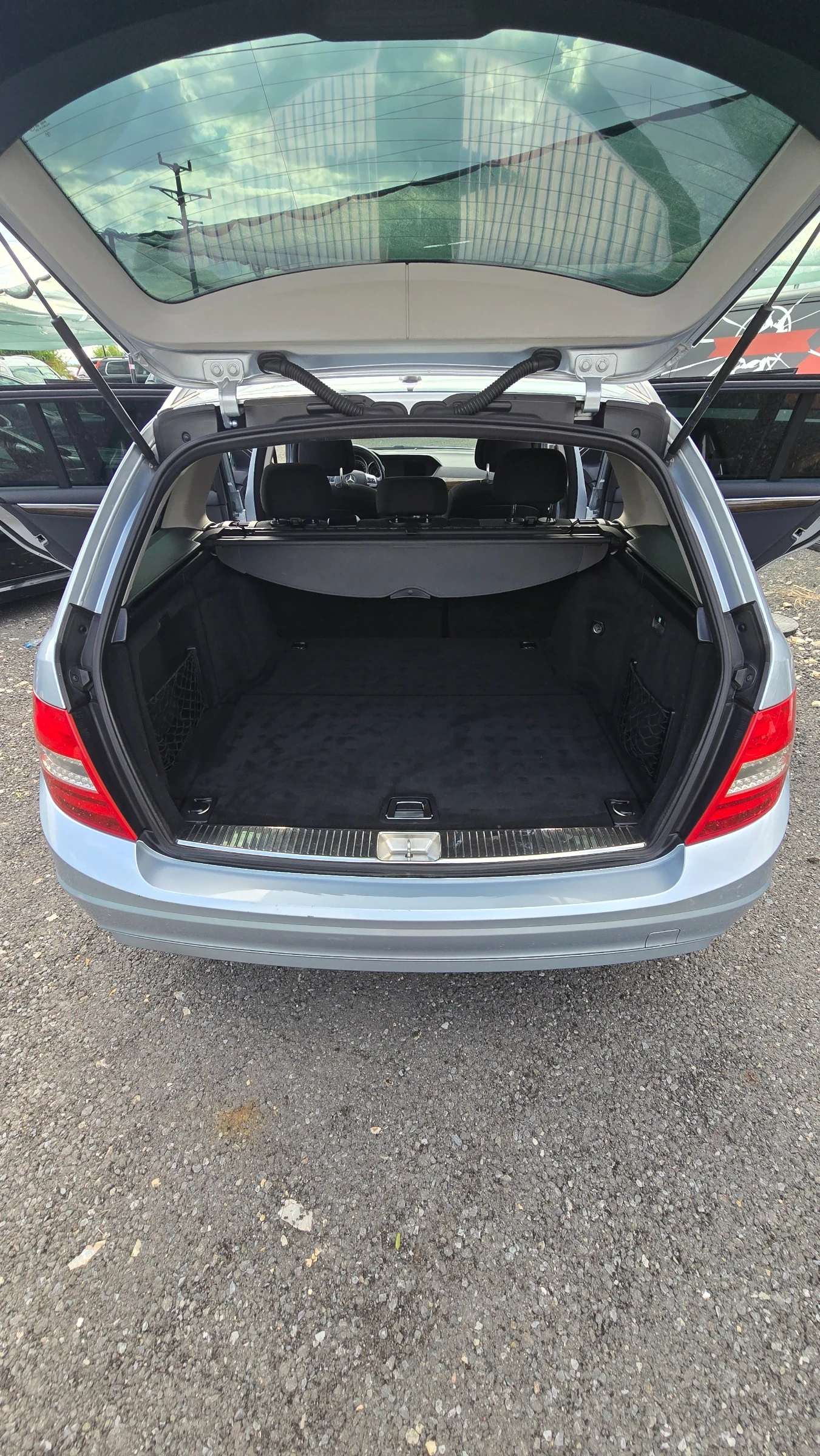 Mercedes-Benz C 200 Швейцария, снимка 13 - Автомобили и джипове - 55407207