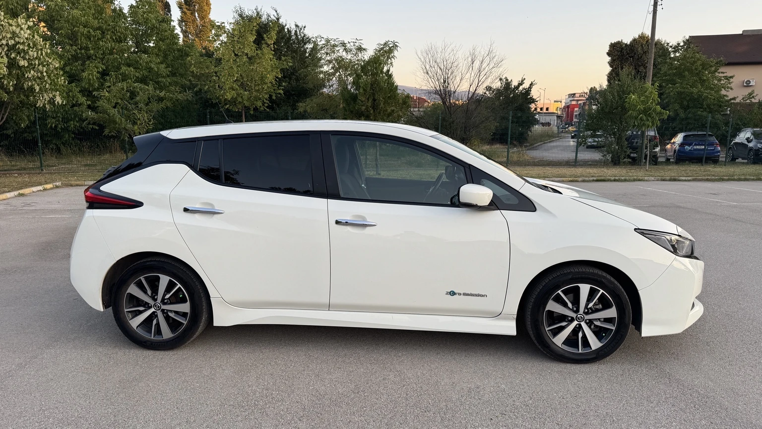 Nissan Leaf  40 kWh Acenta, снимка 2 - Автомобили и джипове - 55462778