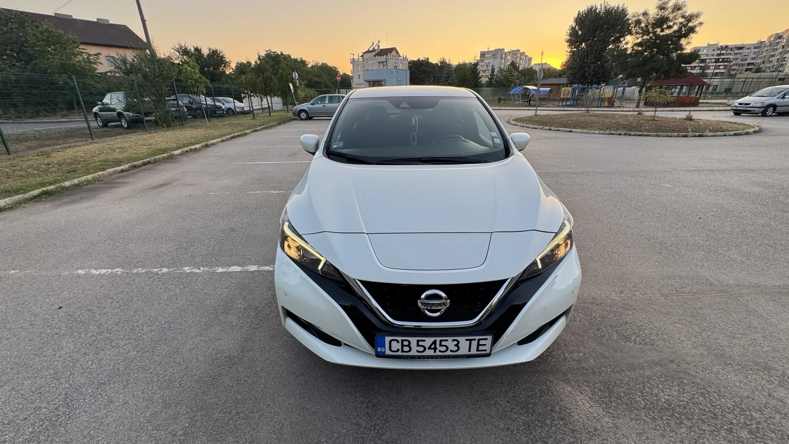 Nissan Leaf  40 kWh Acenta, снимка 10 - Автомобили и джипове - 55462778