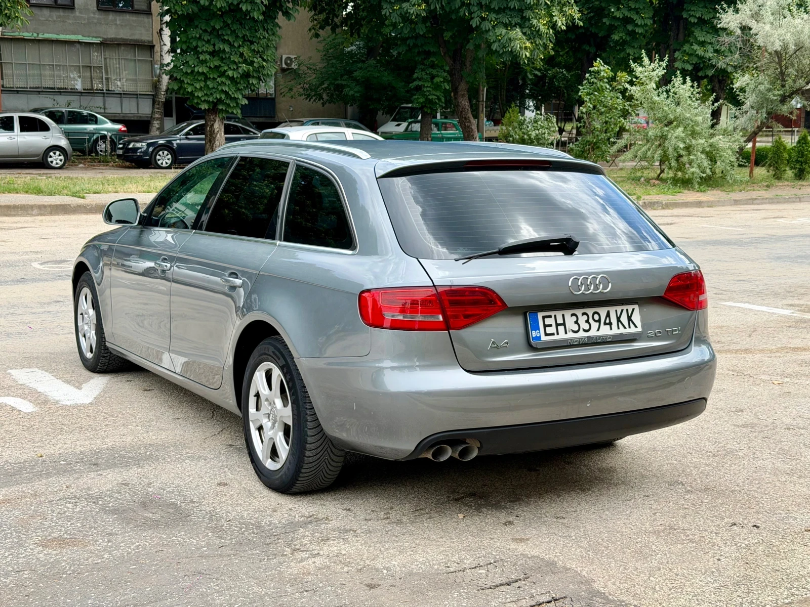 Audi A4 2.0 TDI, снимка 4 - Автомобили и джипове - 55506451