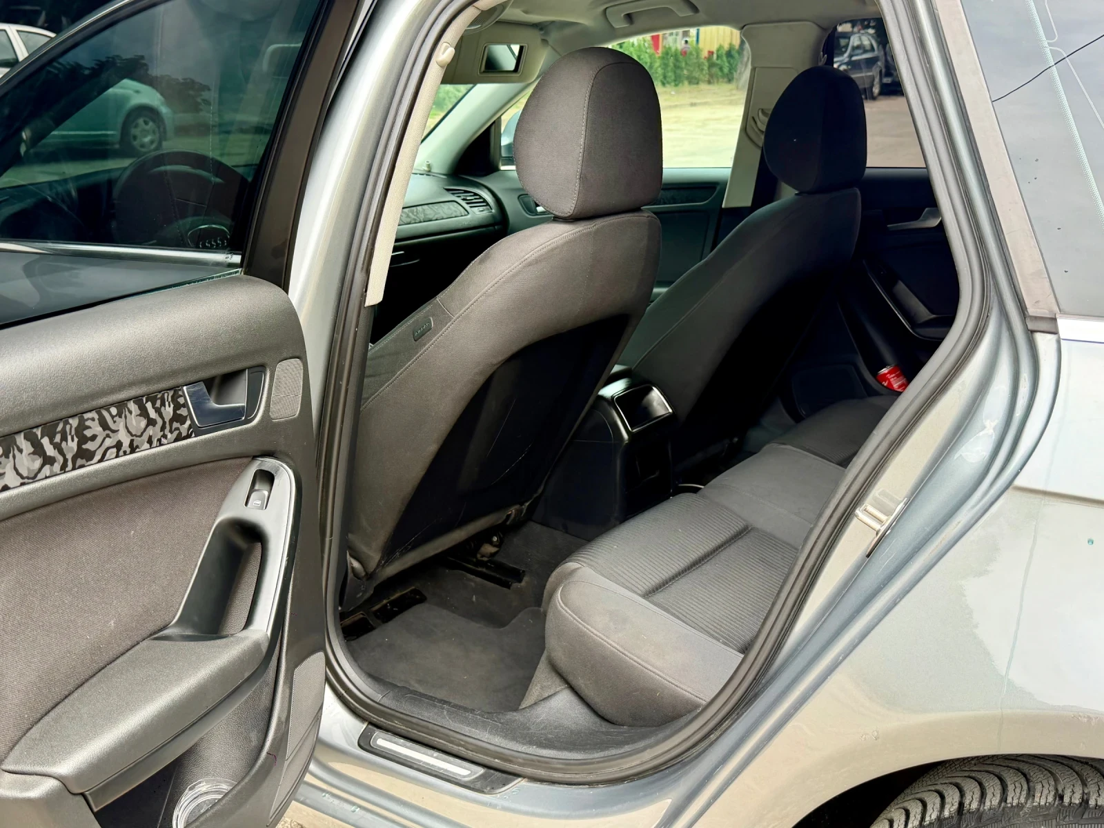 Audi A4 2.0 TDI, снимка 5 - Автомобили и джипове - 55506451