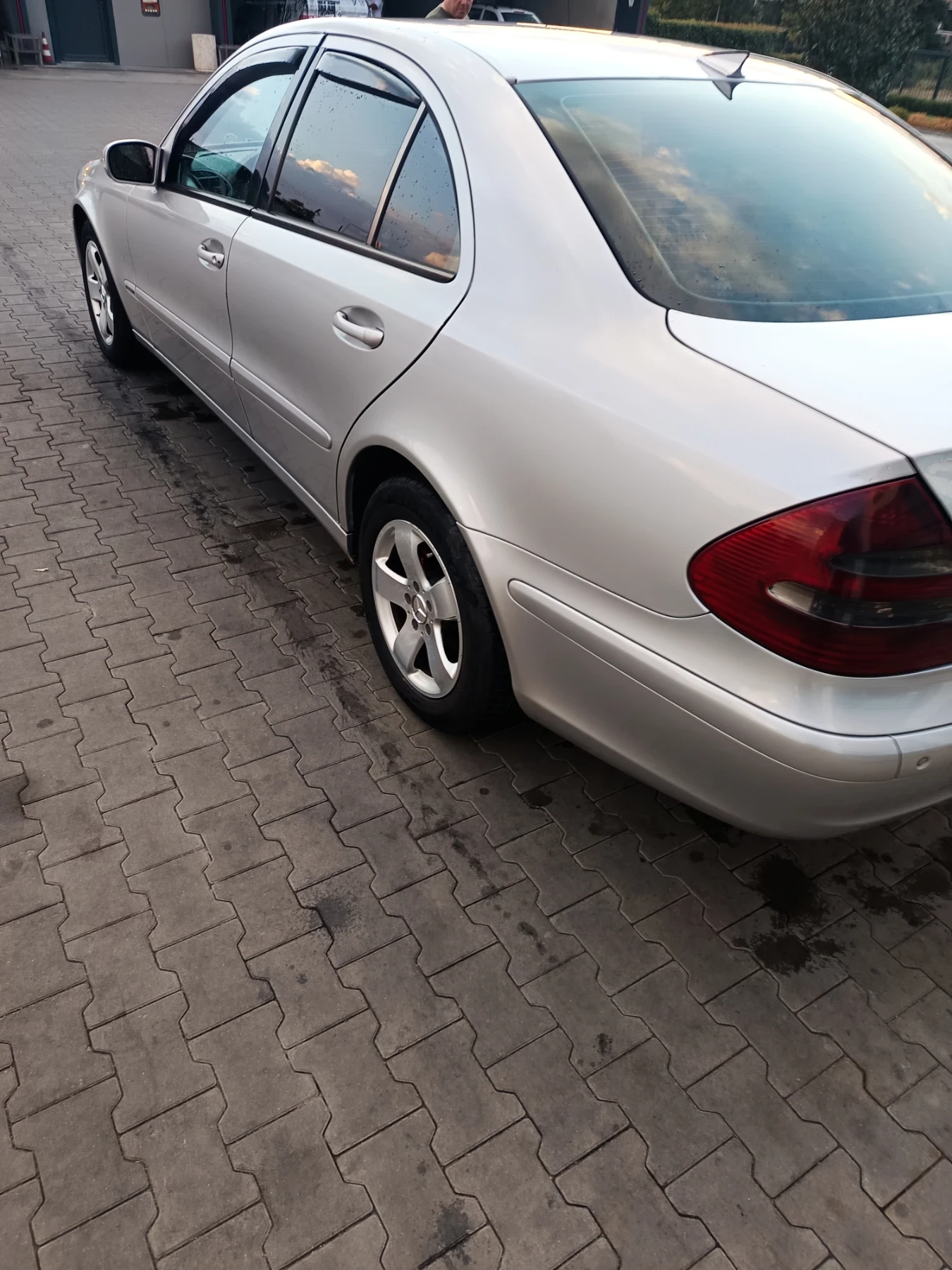 Mercedes-Benz E 270, снимка 6 - Автомобили и джипове - 55780600