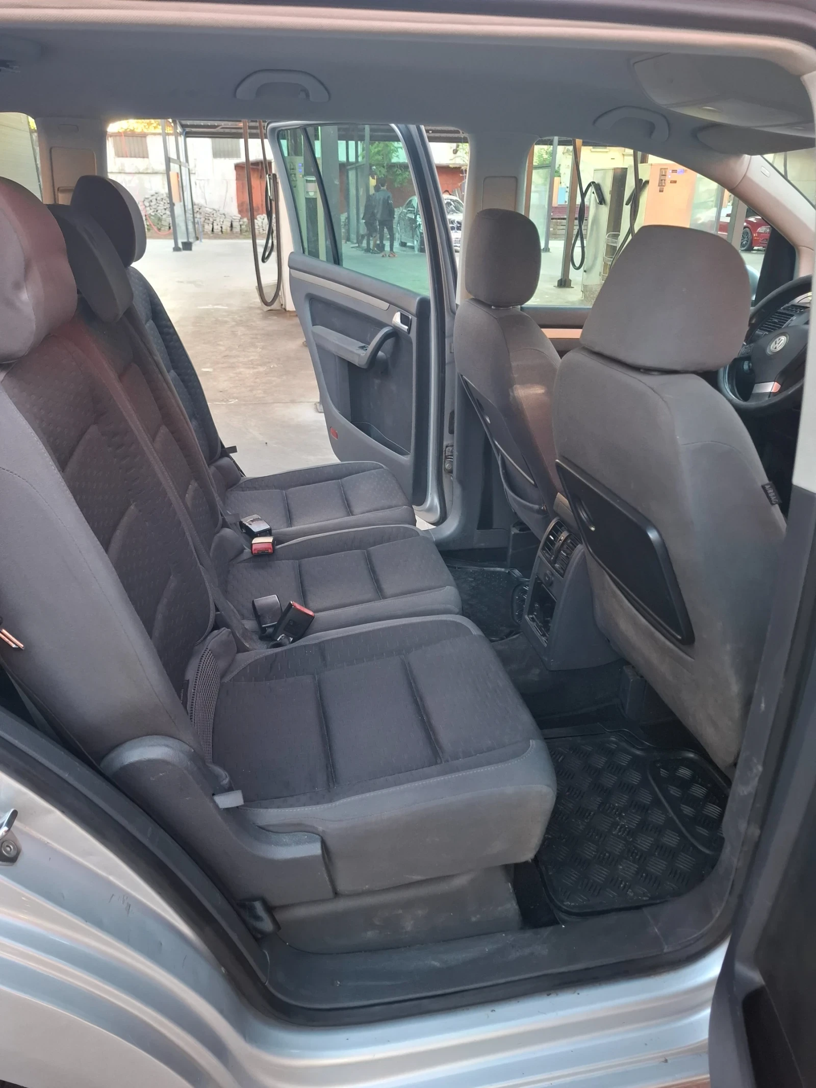VW Touran, снимка 8 - Автомобили и джипове - 56227482