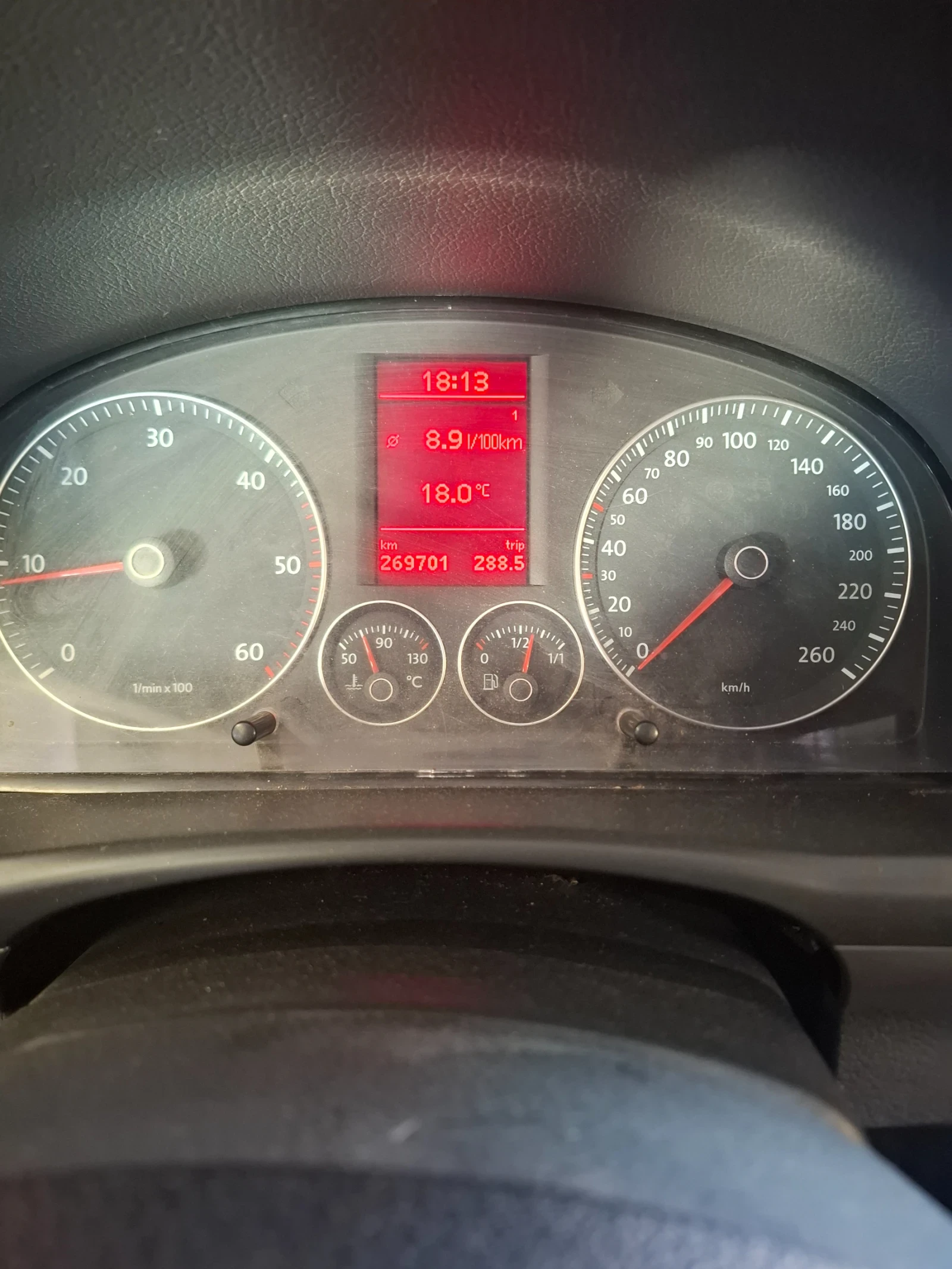 VW Touran, снимка 13 - Автомобили и джипове - 56227482