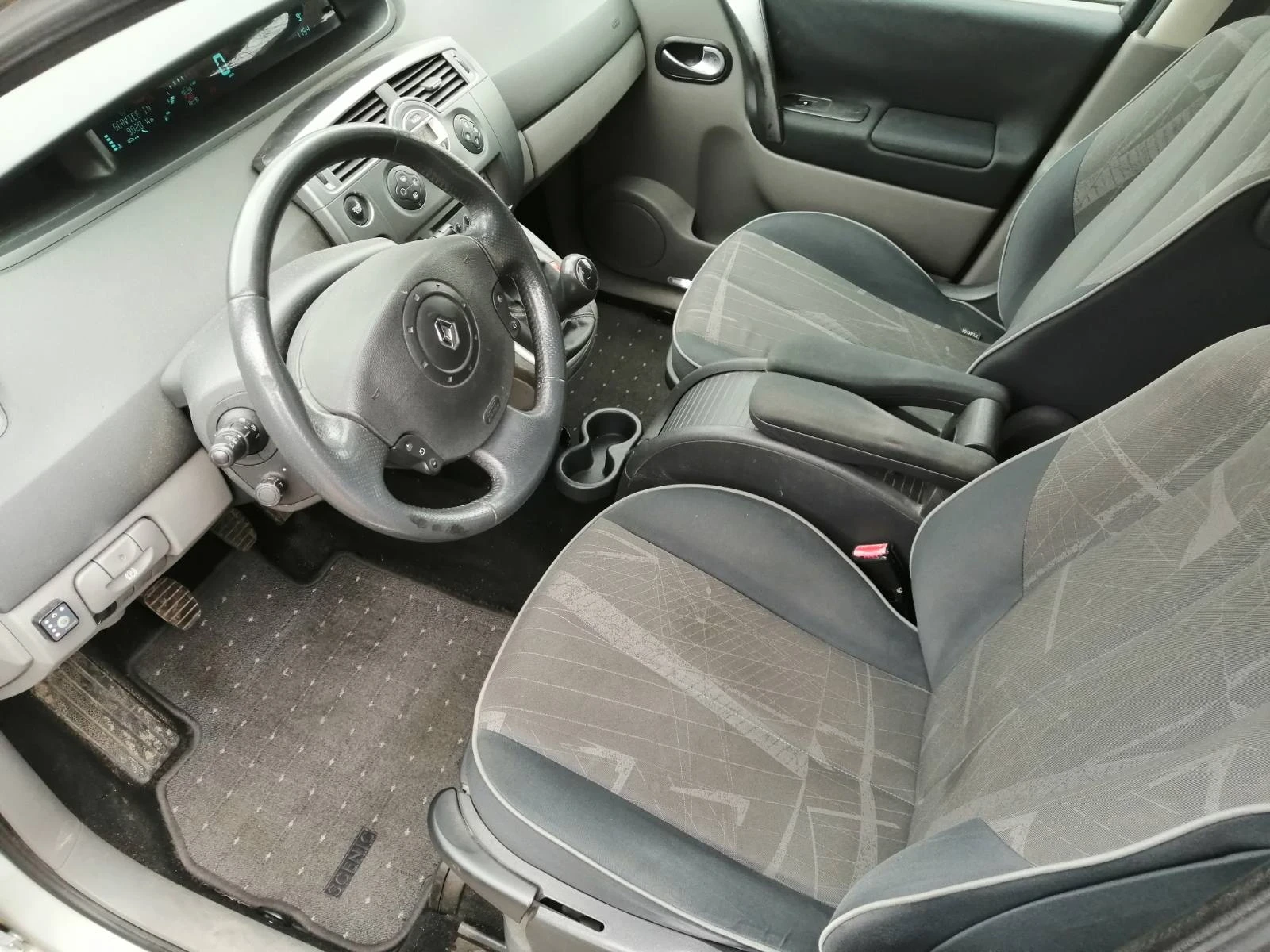 Renault Scenic 1.6 16v113 КС  Газ, снимка 5 - Автомобили и джипове - 56319404