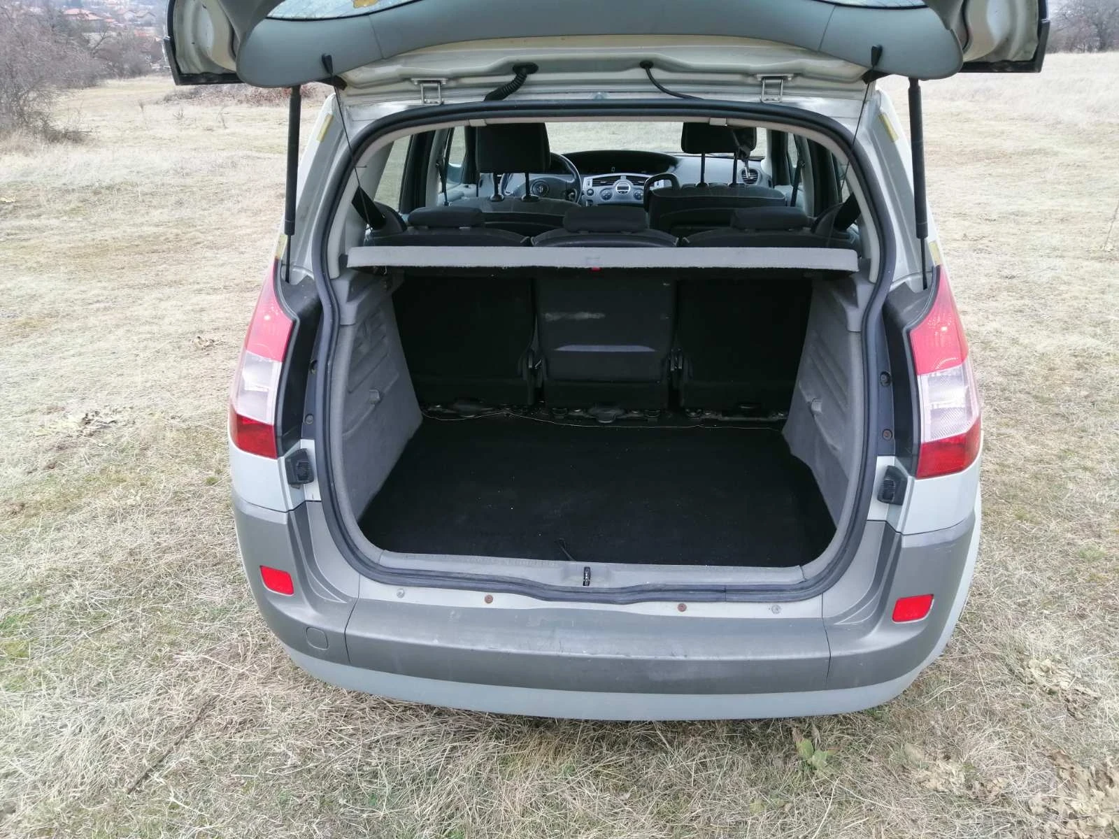 Renault Scenic 1.6 16v113 КС  Газ, снимка 7 - Автомобили и джипове - 56319404