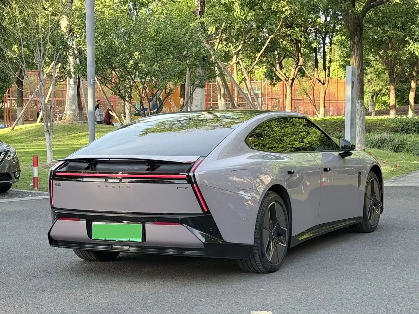 Xpeng P7 2025* 702 ��* LONG RANGE* PANO* 360* HUD* �����* F | Mobile.bg � ����������� 6