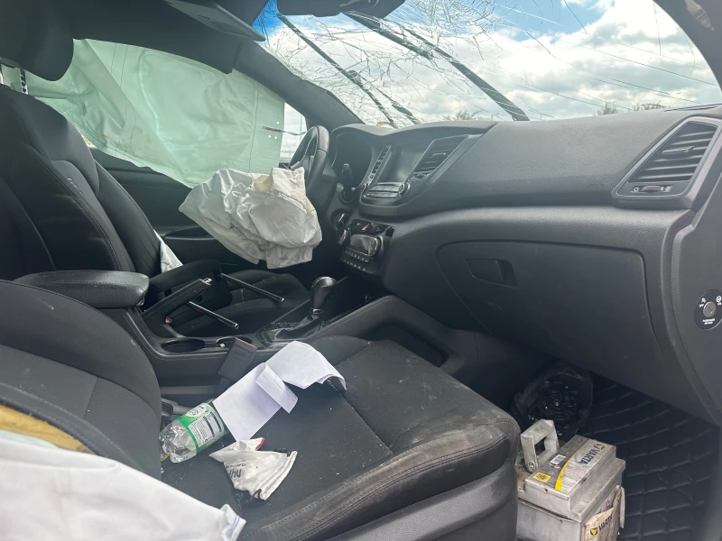 Hyundai Tucson 2.0 CRDI-4X4-Автоматик, снимка 7 - Автомобили и джипове - 51355316