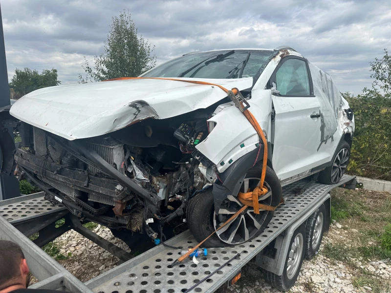 Hyundai Tucson 2.0 CRDI-4X4-Автоматик, снимка 6 - Автомобили и джипове - 51355316