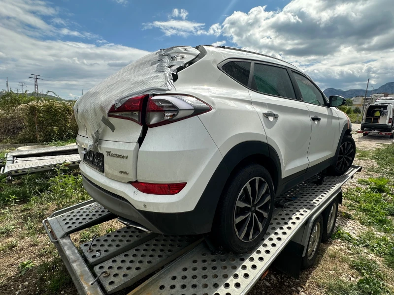 Hyundai Tucson 2.0 CRDI-4X4-Автоматик, снимка 3 - Автомобили и джипове - 51355316
