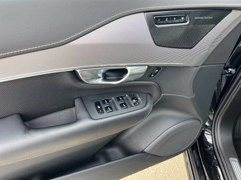 Volvo Xc90 R-DESIGN/235HP/MEMO/H&K/CAM/NAVI/LED/KLESS/304gpr, снимка 11 - Автомобили и джипове - 51677480