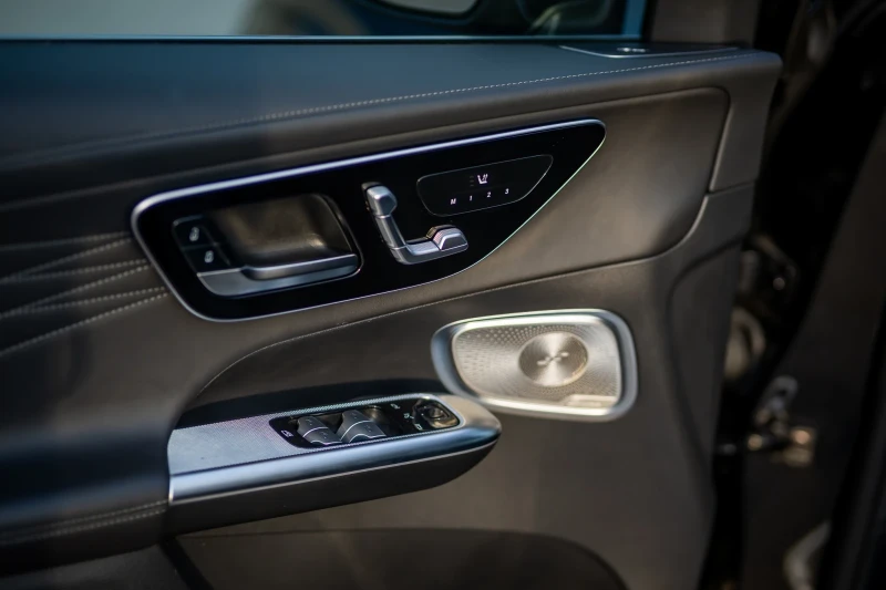 Mercedes-Benz GLC 300 300   4M MILD HYB.AMG 360 23000km, снимка 6 - Автомобили и джипове - 52349898