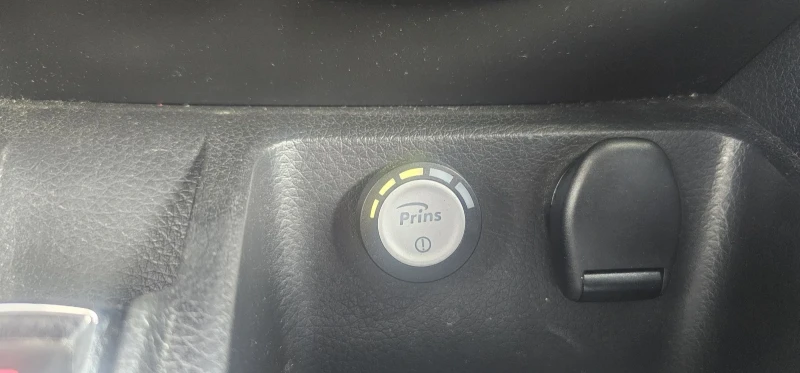 Nissan Qashqai 1.2Т Бензин-ГАЗ 360 камера Холандия , снимка 15 - Автомобили и джипове - 52330921